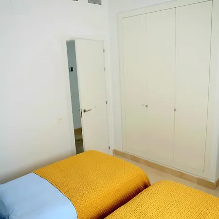 Apartment Modern Three Bedroom Apart- 6 Pools- Gym -sun 482 Estepona