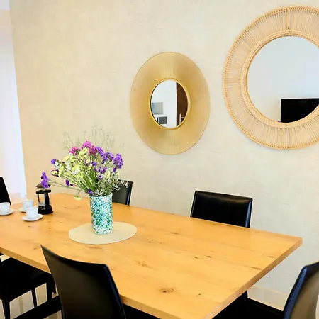 Modern Three Bedroom Apart- 6 Pools- Gym -sun 482 *