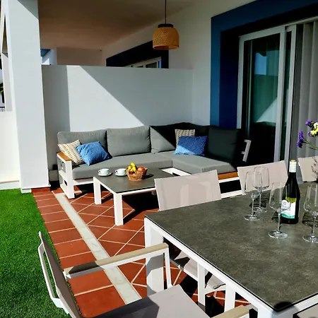 Modern Three Bedroom Apart- 6 Pools- Gym -sun 482