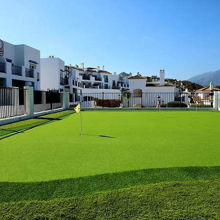 Apartment Modern Three Bedroom Apart- 6 Pools- Gym -sun 482 *