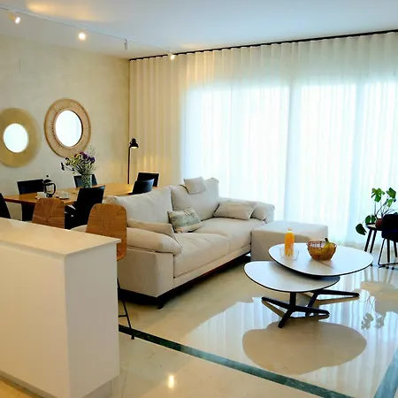 Modern Three Bedroom Apart- 6 Pools- Gym -sun 482 *