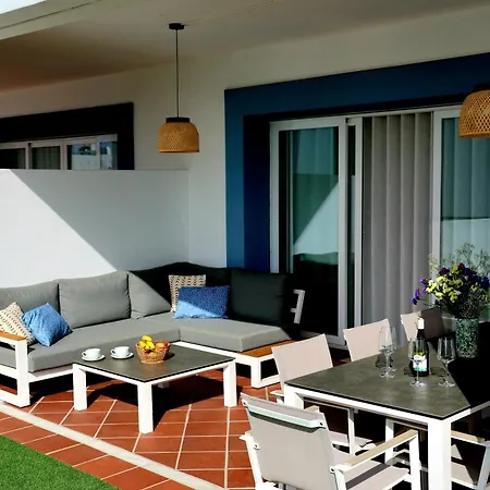 Modern Three Bedroom Apart- 6 Pools- Gym -sun 482