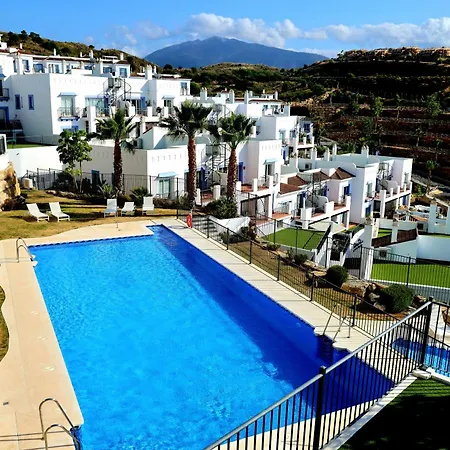 Modern Three Bedroom Apart- 6 Pools- Gym -sun 482 *