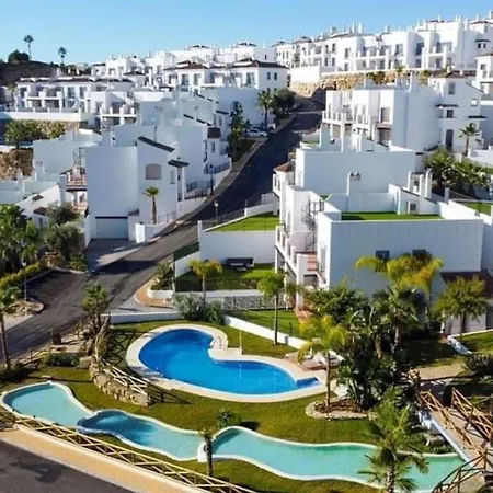 Modern Three Bedroom Apart- 6 Pools- Gym -sun 482