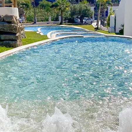 Apartment Modern Three Bedroom Apart- 6 Pools- Gym -sun 482 *